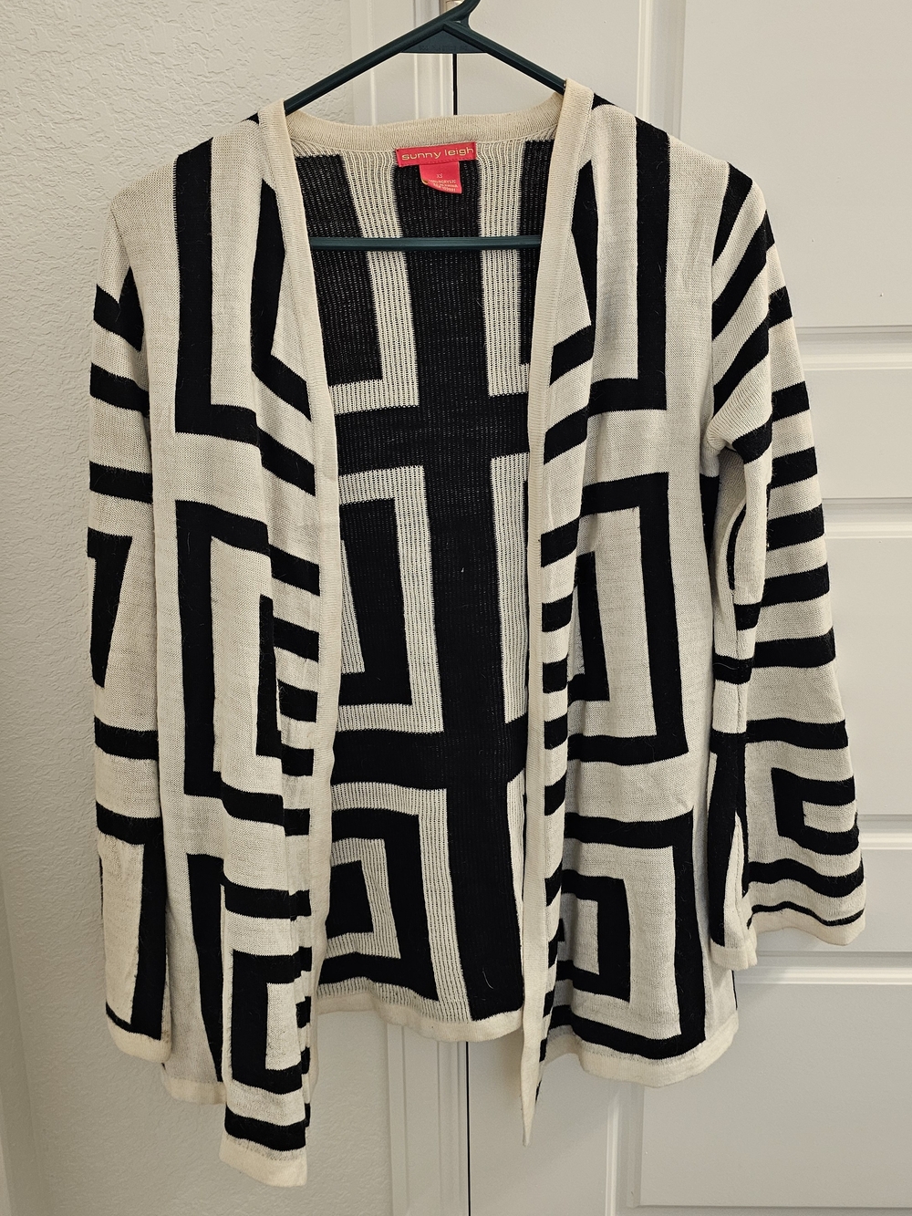 Sunny Leigh Black & Cream Geometric Open-Front Cardigan